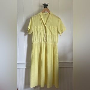 Vintage El and Gi yellow accordion summer dress. Medium, lightweight, cotton.
